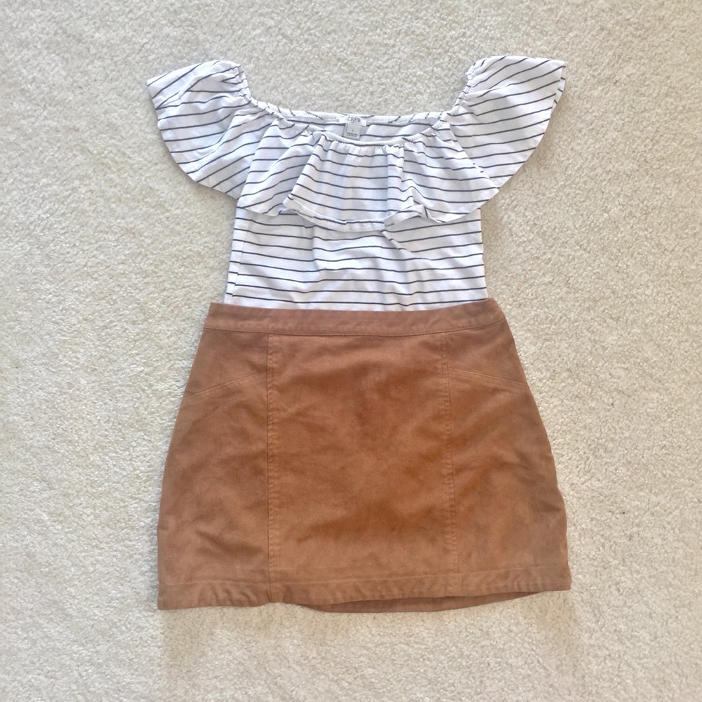 ⚡️BUNDLE DEAL⚡️Off Shoulder Bodysuit & Suede Skirt